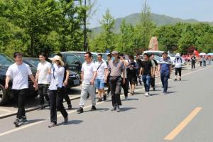 踐行“兩山”理念，彰顯青春風(fēng)采 ——房總集團(tuán)團(tuán)委組織開展“五四”