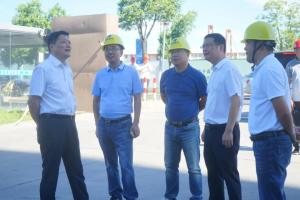 集團(tuán)黨委書記、董事長周建新一行赴工地慰問公司高溫下堅(jiān)守崗位的建設(shè)